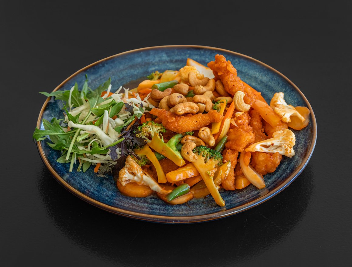 Crispy chicken with cashew nut at Nôi Ferrymead
